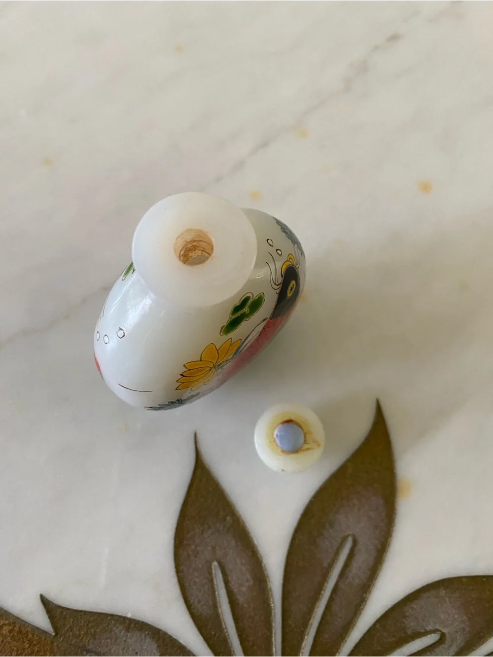 Vintage Chinese hand-painted Opaque Pekin Glass Snuff or Scent Bottle